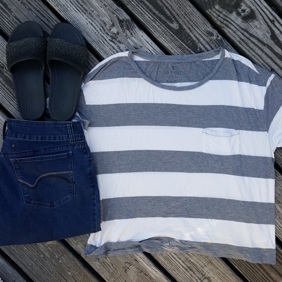 American Eagle Outfitters Tops - 2/$20 AMERICAN EAGLE Soft & Sexy Tee
